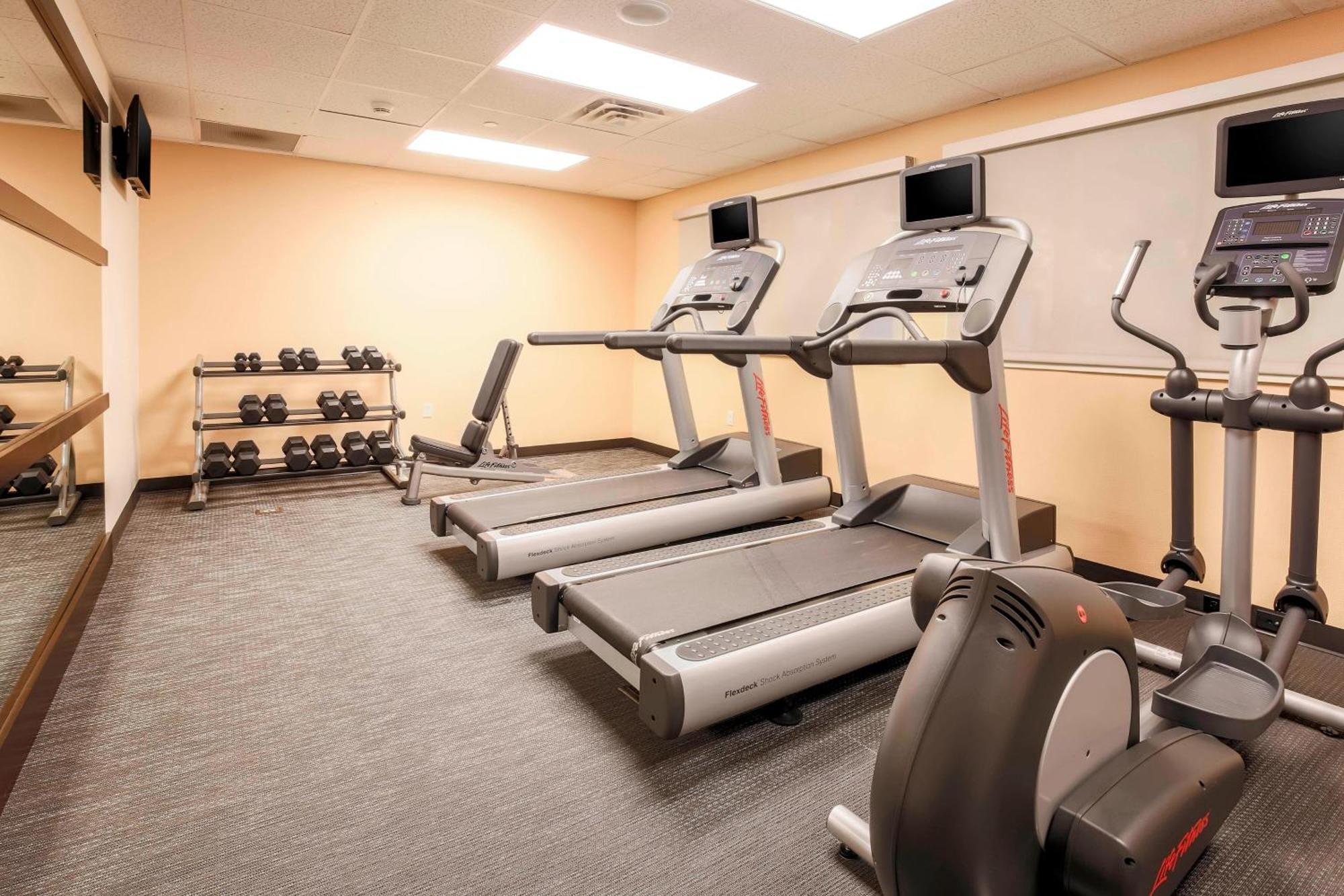 Courtyard By Marriott Potomac Mills Woodbridge Hotel Kültér fotó